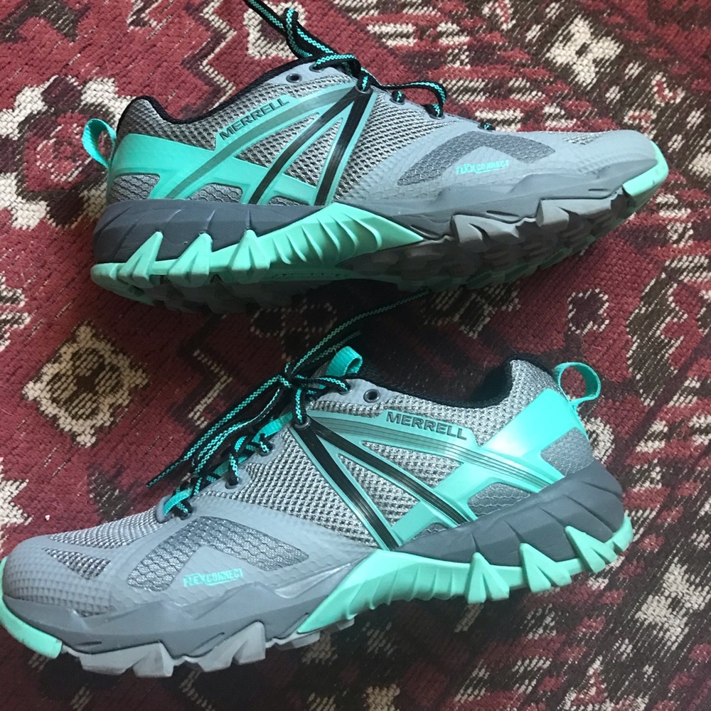 Women’s Merrell Tennis Shoe